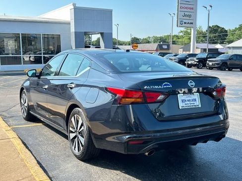 Used 2019 Nissan Altima 2.5 SV FWD image 7