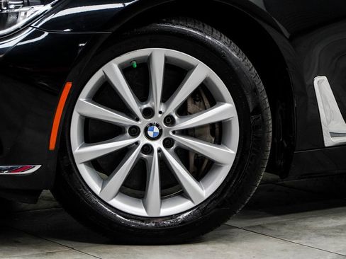Used 2019 BMW 750i xDrive w/ Executive Package image 3