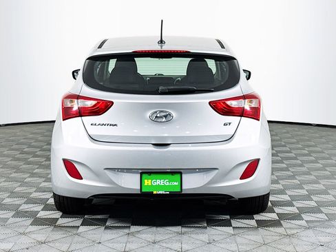 Used 2017 Hyundai Elantra GT image 8