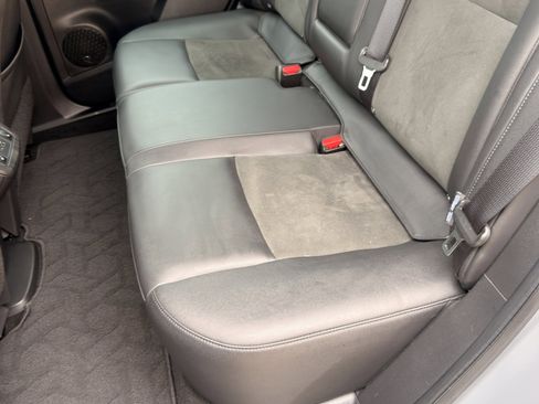 Used 2024 Nissan Ariya FWD image 26