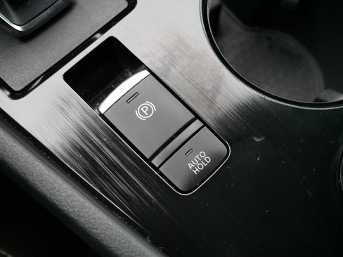 Used 2024 Nissan Rogue SV image 23