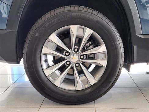 Certified 2025 Chevrolet Equinox LT w/ Safety and Technology Package image 17