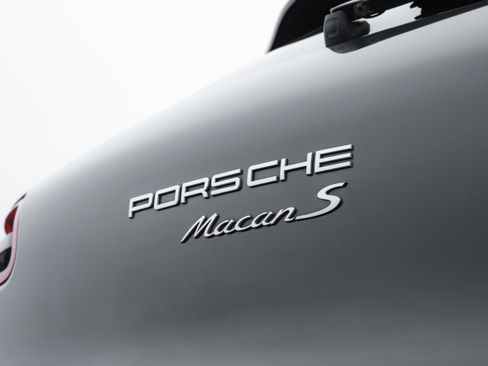 Used 2018 Porsche Macan S image 32