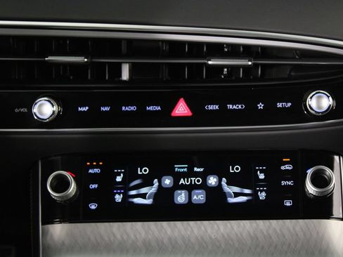 Used 2026 Genesis GV70 2.5T Sport Prestige AWD/4WD image 21