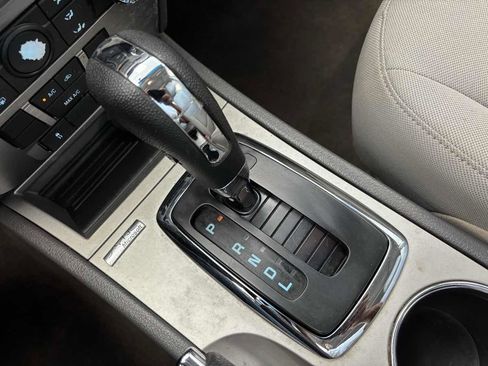 Used 2010 Ford Fusion SE FWD image 17