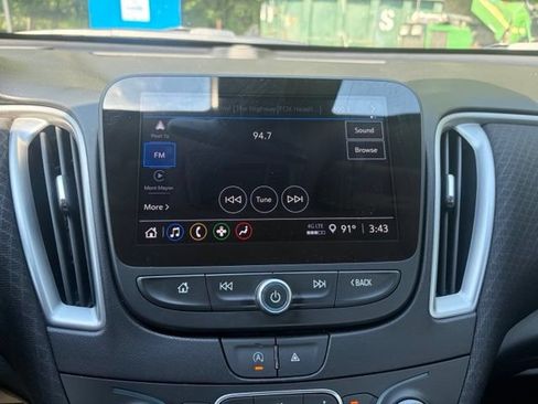 Used 2024 Chevrolet Malibu LT FWD image 9