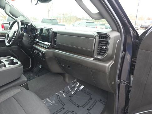 Used 2022 Chevrolet Silverado 1500 LT image 10