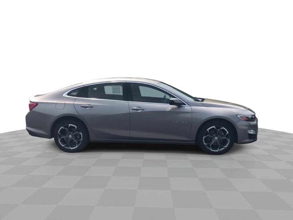 Used 2024 Chevrolet Malibu LT FWD image 9