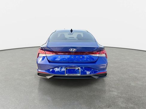 Used 2023 Hyundai Elantra SE FWD image 7