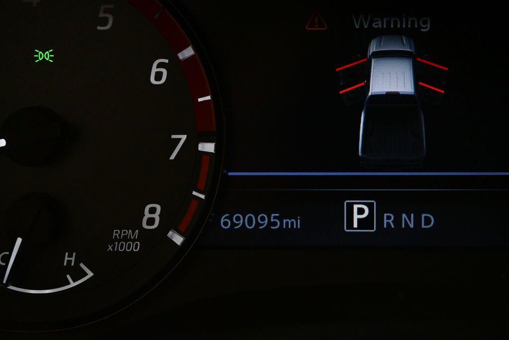 Used 2022 Nissan Frontier Pro-X RWD image 11