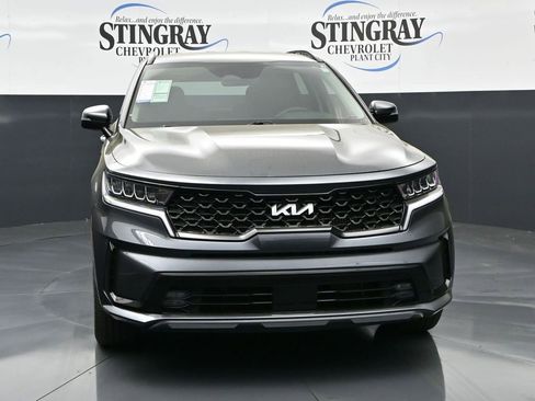 Used 2023 Kia Sorento EX image 2
