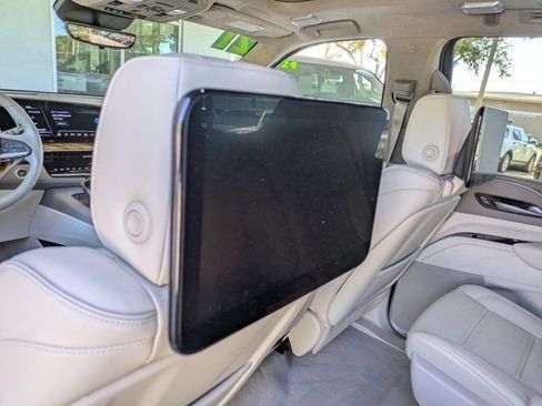 Used 2021 Cadillac Escalade Premium Luxury Platinum image 20