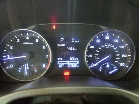 Used 2017 Hyundai Elantra SE FWD image 16