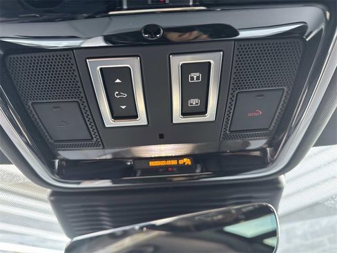 New 2026 Land Rover Range Rover Velar Dynamic SE image 22