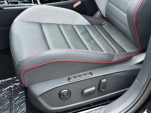 New 2025 Volkswagen GTI SE image 18