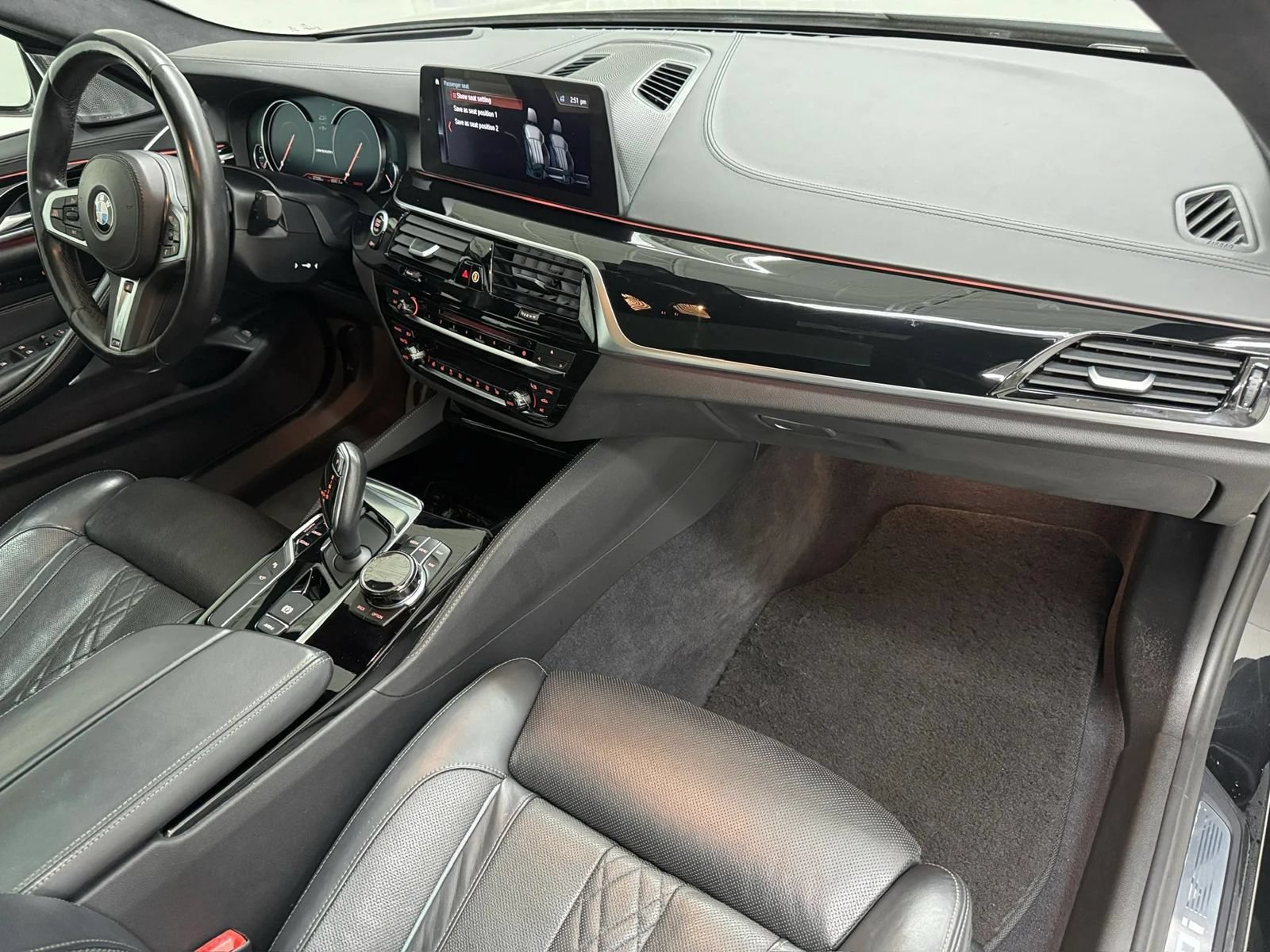 Used 2018 BMW M550i xDrive AWD/4WD image 12
