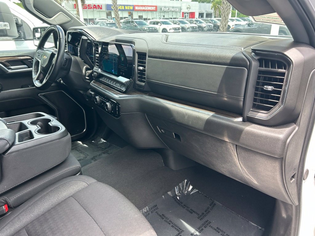 Used 2025 Chevrolet Silverado 1500 LT RWD image 39