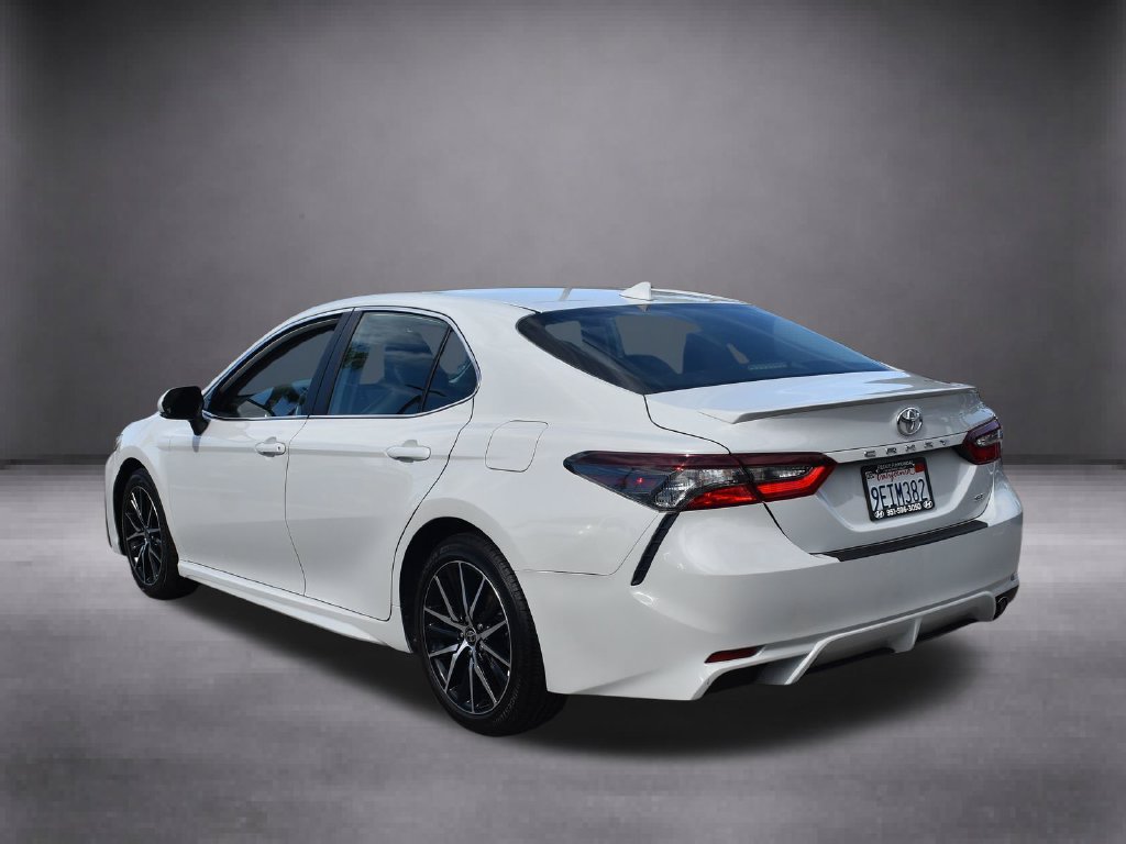 Used 2023 Toyota Camry SE FWD image 4