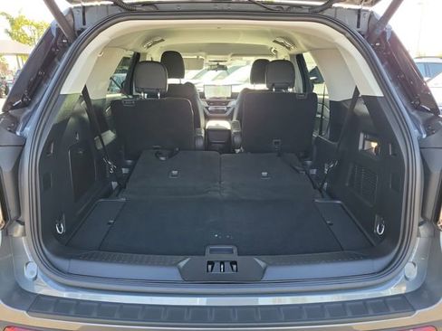 Used 2025 Ford Explorer Active image 22