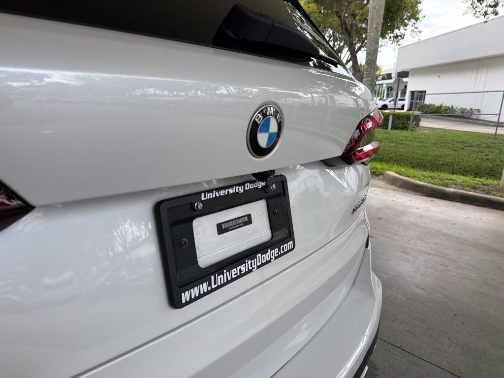 Used 2021 BMW X5 xDrive40i w/ M Sport Package AWD/4WD image 22