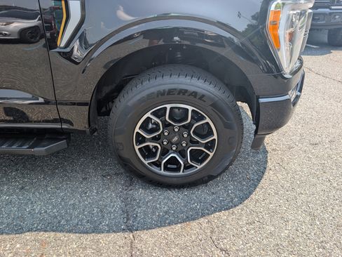 Used 2022 Ford F150 Lariat AWD/4WD image 9