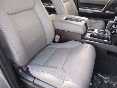 Used 2014 Toyota Tundra Limited w/ Limited Premium Package image 23