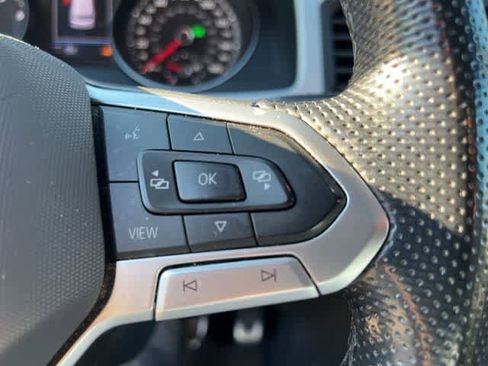 Used 2021 Volkswagen Atlas Cross Sport SE image 15