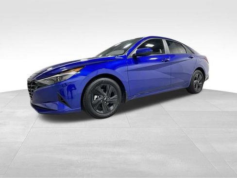 Used 2023 Hyundai Elantra SEL FWD image 11