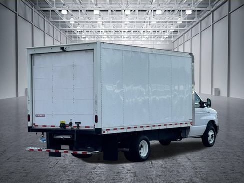 Used 2023 Ford E-450 and Econoline 450 Super Duty w/ Power Windows & Locks Group RWD image 11