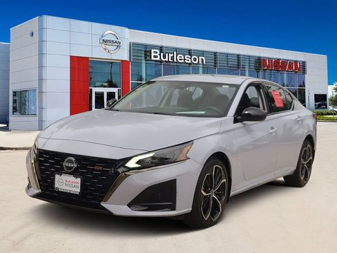 Certified 2023 Nissan Altima 2.5 SR w/ SR Premium Package AWD/4WD image 1