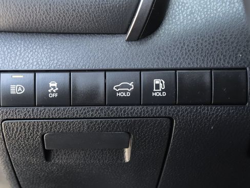 Used 2024 Toyota Camry SE FWD image 18