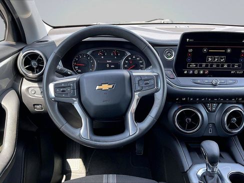 Used 2023 Chevrolet Blazer LT w/ Convenience Package FWD image 6