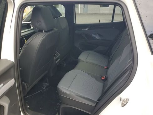 New 2026 Volkswagen Tiguan SE R-Line image 11