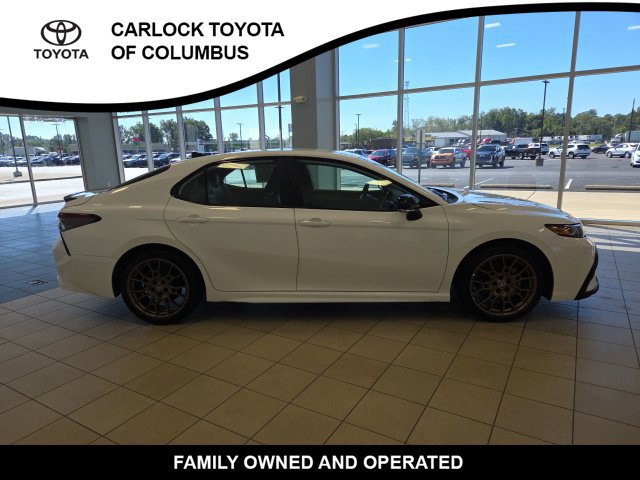 Used 2024 Toyota Camry SE w/ Convenience Package AWD/4WD image 7