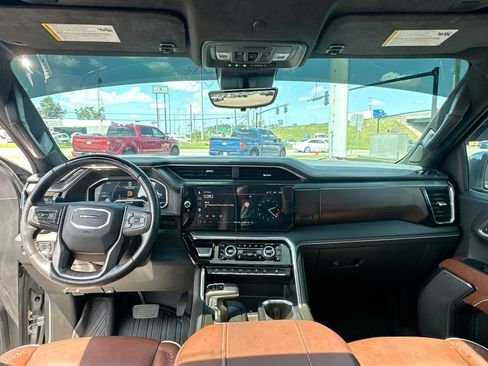 Used 2024 GMC Sierra 1500 Denali Ultimate AWD/4WD image 3
