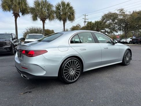 Used 2024 Mercedes-Benz E 350 4MATIC Sedan image 7