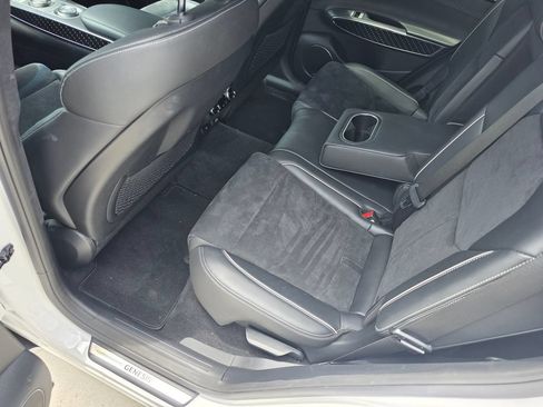 Used 2022 Genesis GV70 3.5T Sport w/ Sport Prestige Package AWD/4WD image 15