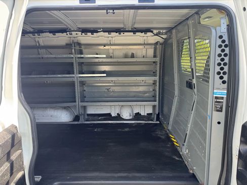 Used 2013 Chevrolet Express 3500 image 15