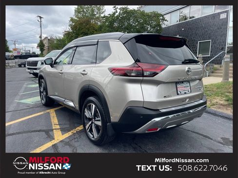 Used 2021 Nissan Rogue Platinum AWD/4WD image 3