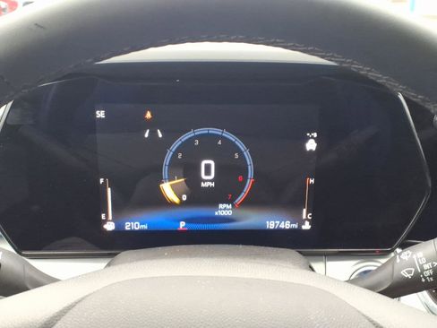 Used 2025 Chevrolet Trax LT w/ LT Convenience Package image 15