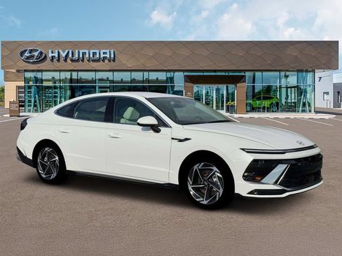 New 2026 Hyundai Sonata SEL FWD image 10