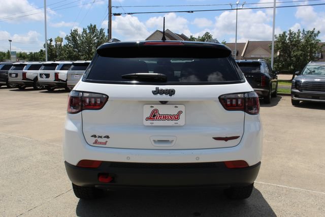 Used 2025 Jeep Compass Trailhawk AWD/4WD image 7