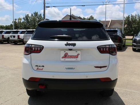 Used 2025 Jeep Compass Trailhawk AWD/4WD image 7