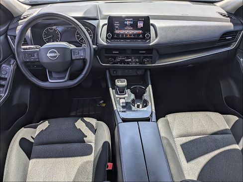 Used 2025 Nissan Rogue SV FWD image 15