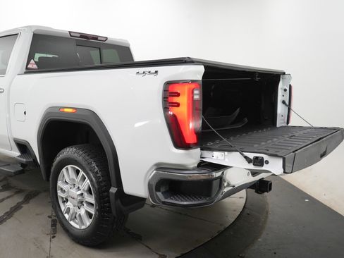 Used 2024 GMC Sierra 2500 SLT w/ SLT Convenience Package AWD/4WD image 9