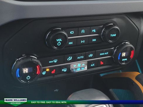 Used 2023 Ford Bronco Badlands image 30