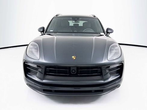 Certified 2025 Porsche Macan AWD/4WD image 6