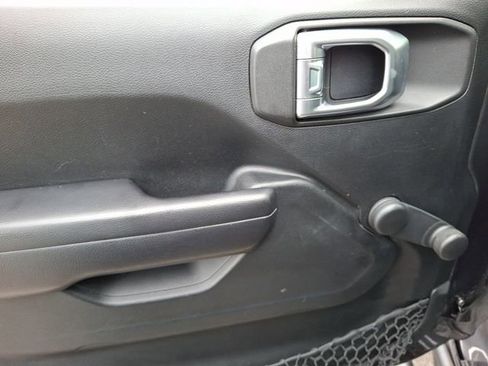 Used 2018 Jeep Wrangler Sport image 14