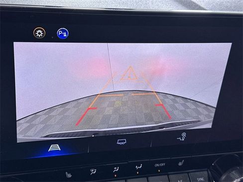 Used 2024 Chevrolet Colorado LT w/ LT Convenience Package II image 15