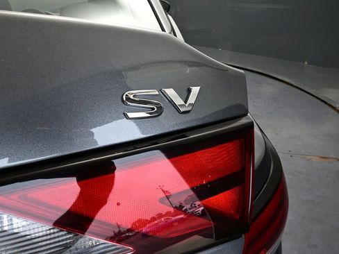 Used 2024 Nissan Sentra SV FWD image 19